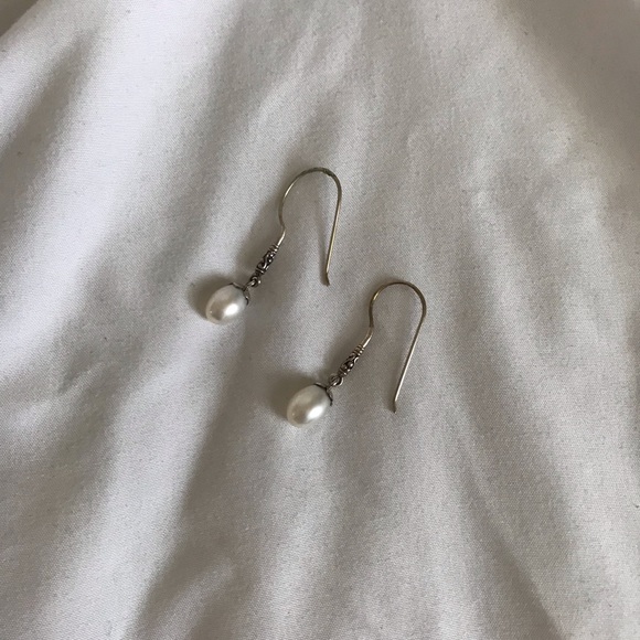 Pearl Earrings - Picture 1 of 2